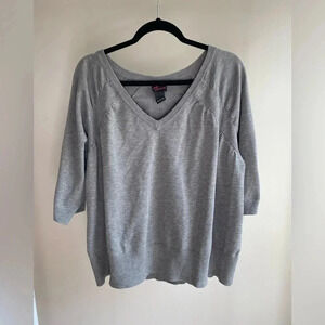 Torrid v neck sweatshirt size 4